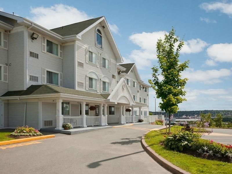 Country Inn & Suites Dartmouth Екстериор снимка
