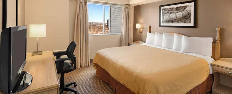 Country Inn & Suites Dartmouth Екстериор снимка