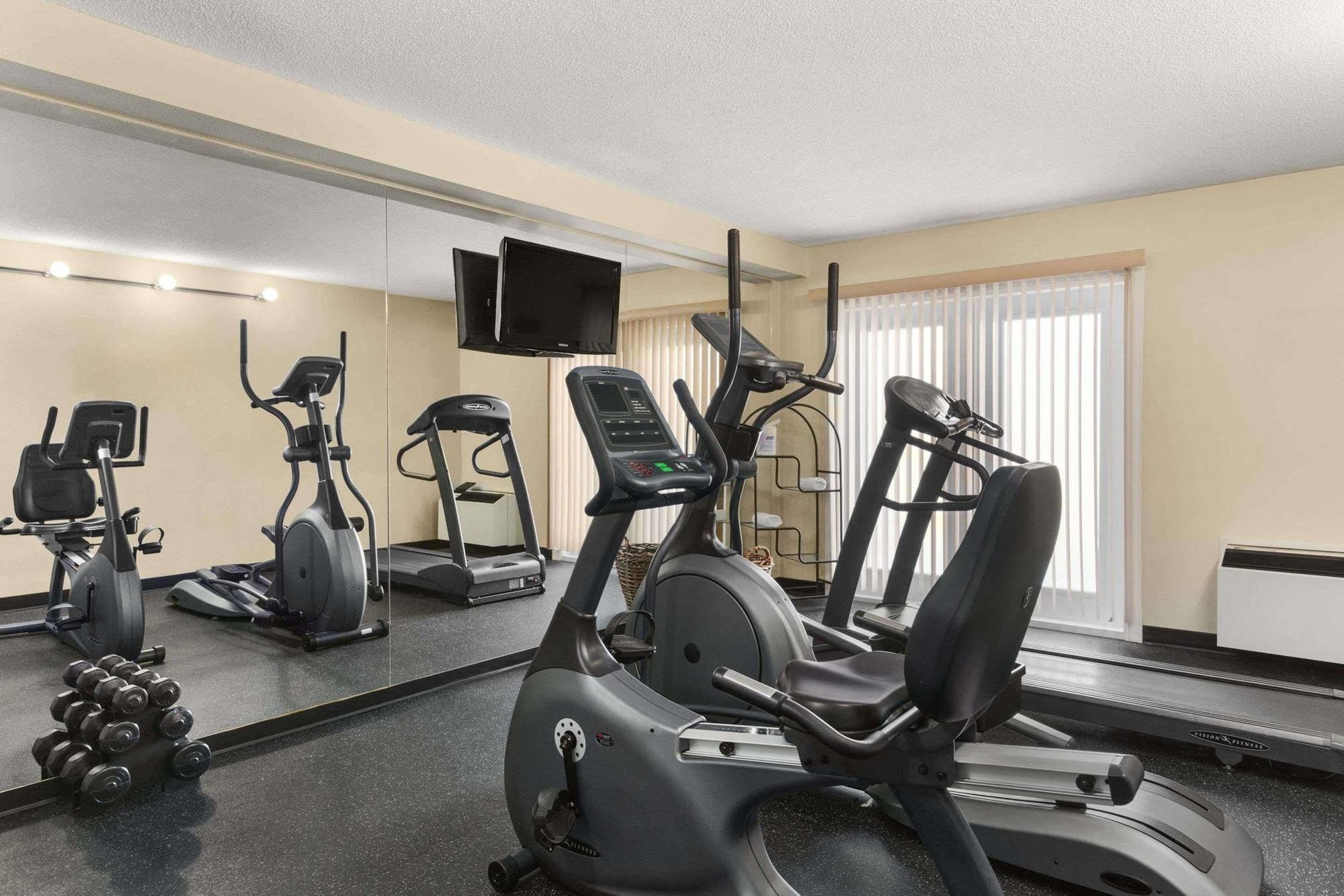 Country Inn & Suites Dartmouth Екстериор снимка